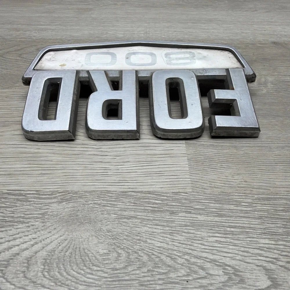 Vintage‎ OEM Genuine Ford 800 Emblem DOHB-80020A68-A